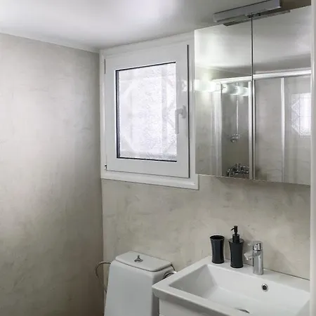 Modern Design Near Acropolis Apartment *